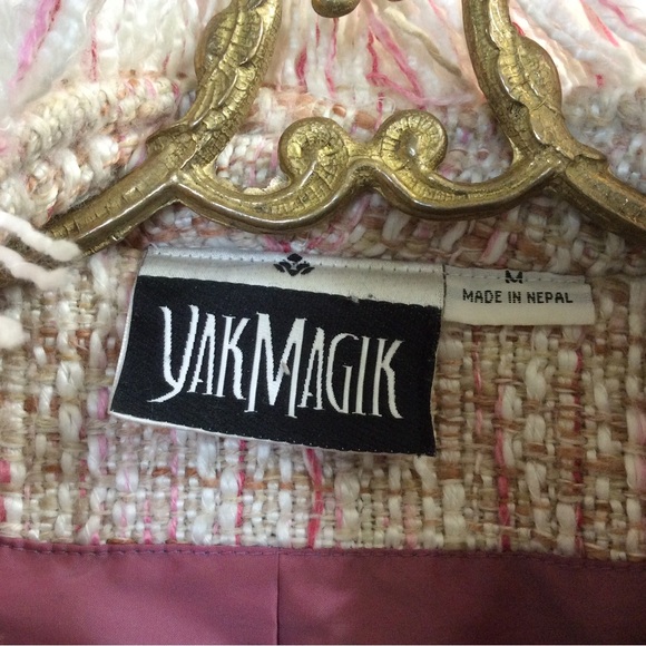 Beautiful unique Yak Magik made in Nepal silk blend blazer - Picture 10 of 13